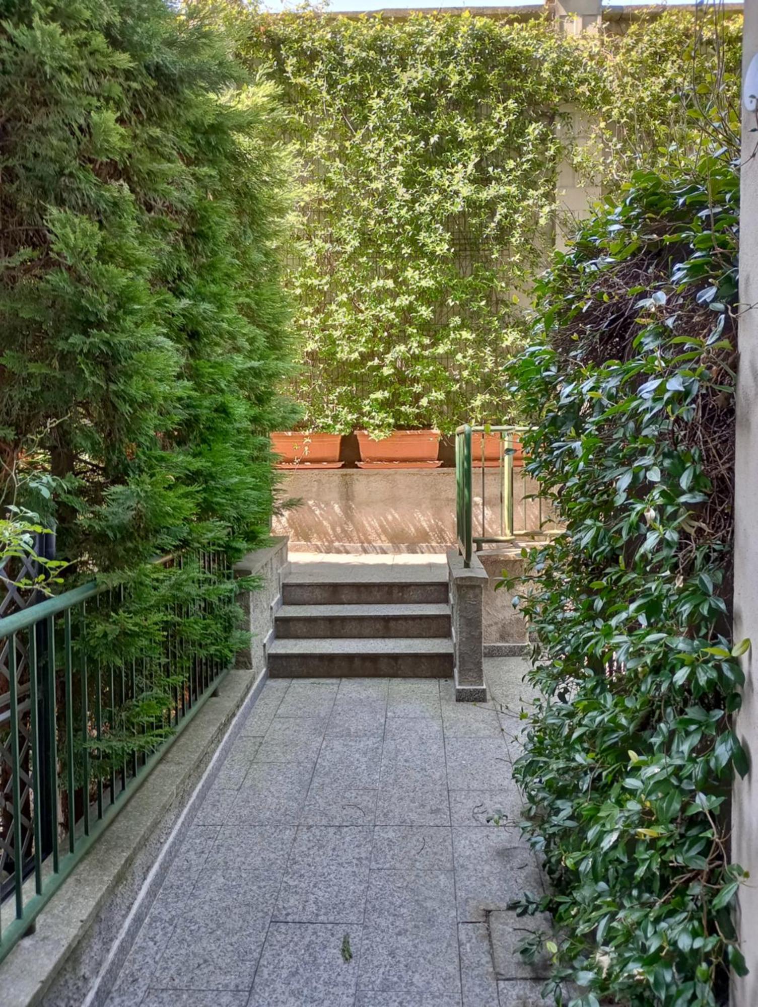 Casa Albertina Grazioso Appartamento Vicino Alla Stazione Monza Exteriör bild